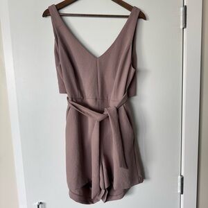 EUC Aritzia Wilfred Aperture Romper - Dusty Mauve - Size 10